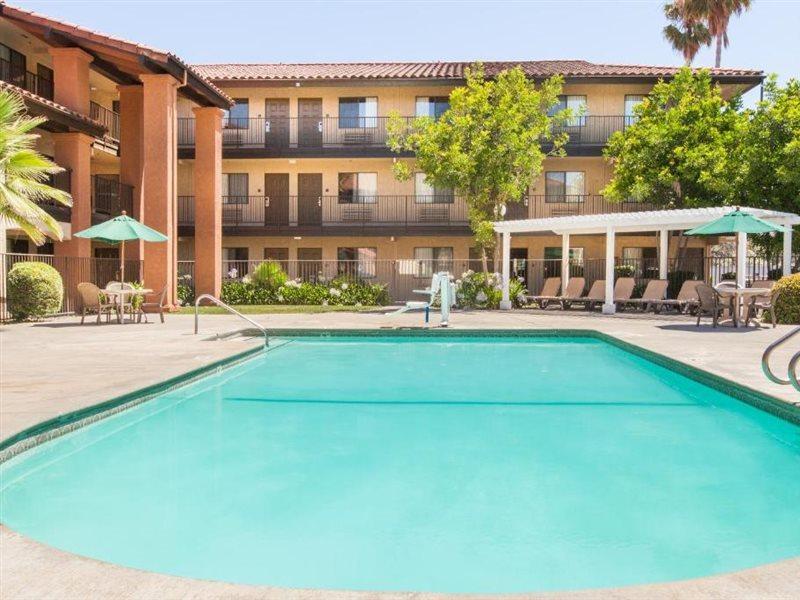 Days Inn By Wyndham San Jose Airport Milpitas Exterior foto